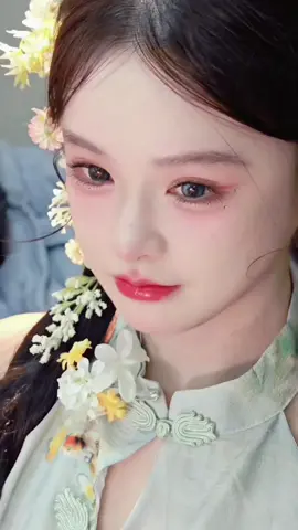 Tiểu thượng quan “hoa cài đầu trend” #小上官 #xuhuong #viral #gaixinhtiktok #gaixinhtrungquoc #cosplay #gaixinhchina #chinagirl #hanfugirl #douyin #theanh28 #schannel #trend #fyp #👻networks
