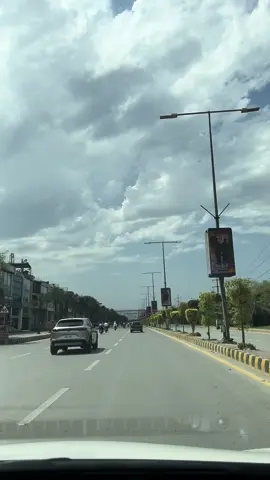Lahore weather | Contact is for Car Rental & Tourism Services from all over Pakistan | #lahorepakistan #travelcon #azmat #travelwithazmat #carrental 