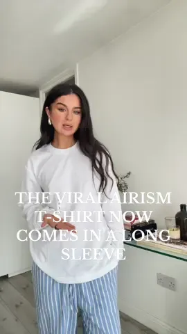 The viral uniqlo airism tshirt now comes in a long sleeve!!! I wear the size small and its the perfect basic long sleeve.  #uniqlo #uniqloairism #unqilofinds #uniqlotshirt #uniqlo #uniqloairismtshirt 