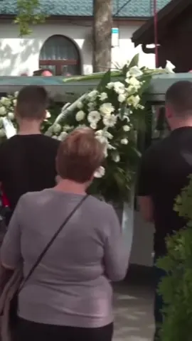 ADRIANA’S funeral is the most painful to see#serbia🇷🇸 #adrianadukic #adrianadukic #bojanaasovic #anabozovic #sofianegic #maraangelkovic #katarinamartinovic #andrijacikic #emakobiljski #angelinaacimovic  