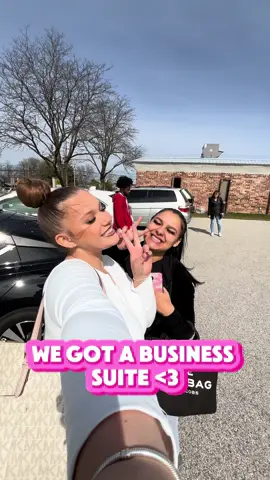 finallyyyy 🥹🥹💕 so excited to finally announce this new journey with @beautyxjadaa !  #suite #Vlog #makeupartistcheck #buisnessowner #bossfriend 