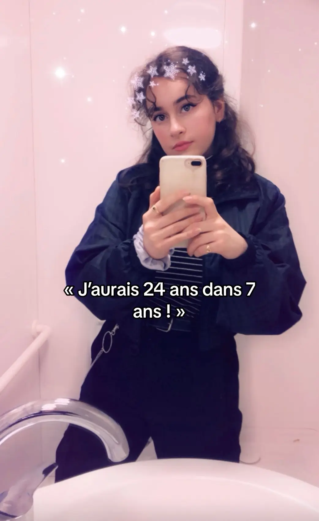 La moi de 17 ans se sentait fragile et engloutie par ses démons, la moi de bientôt 24 ans est courageuse, forte et fière de celle qu’elle a été, et celle qu’elle devient #guerison #GlowUp #healing #trauma #wlw #therapy 