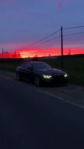 New wheels soon 🤫 #bmw #m4 #f82 #sunset #bmwm 