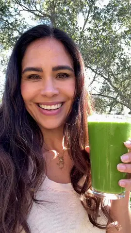 This smoothie changed my life💚recipe on IG and in my first book!! #nutrition #fy #holistichealth #healthyrecipes #SelfCare 
