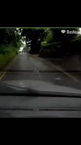 #ukdashcam #delivery #driver #nextbase🤬 #truck #baddriver #ukbaddriving 