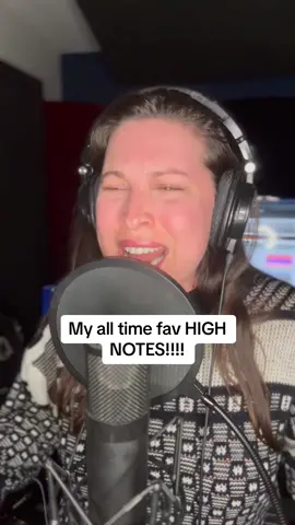 When it comes to a high note, I.NEVER.MISS!!!! 👏🏻👏🏻My strength is definitely in the highest notes. I chose some of my favorite high notes I’ve ever hit. Its so cool to see how big my voice is. #highnotes #singer #jaclynnbelts #compilation 