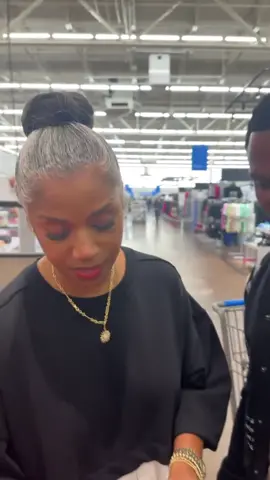 When Mr Tinker runs into Rolonda and her young thang at the grocery store! #creatorsearchinsights #viraltiktok #kountrywaynelive #kountrywayne #foryoupage #kountrywaynecomedy #kountrywayneskits 