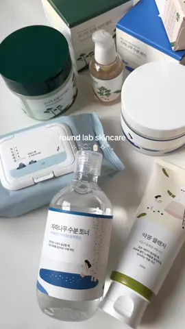 Tay bị run 🥹 #fyp #xuhuong #skincare #kbeauty #koreanskincare #skintok #roundlab 