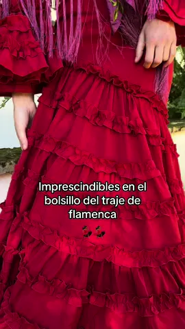 Nuestros imprescindibles en el bolsillo del traje de flamenca 💃🏾 Algo que se nos olvide??? ❤️ • • • #elephantrooms #parati #foryou #sevilla #feriasevilla #feria #flamencas #flamenco #feriadeabril #pescaito #soysevillana #trajedeflamenca 
