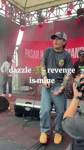 dazzle 🐲 - revenge is mine, live at pasar santai 6. (31/03/24) #dazzle #mchc #pasarsantai6 #malang #hardcore #mosh #twostep 