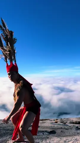 murut traditional costume ada di gunung akinabalu🏔️🙌🏻 #murutsabahan #lukesabahan #gunungkinabalu #fyp #foruyou #akinabalu2023 #onsoi #proudtobesabahan #sabahancrew_fams #muruttenom 