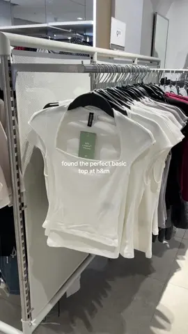 the shape, the fabric, the color - all 🤌🏼🤌🏼🤌🏼 #skimsdupe #hmhaul #fashionfinds 