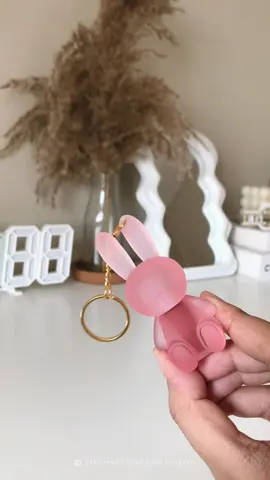 Lip mud ni cute gila weh, boleh jadi keychain pula tu. Senang nak bawa kemana-mana hehe🥰 #Lipmud #Gegebear #lipmatte #lipstick #lipmattemurah 