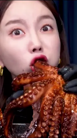 Mukbang giant spicy octopus #mukbang #asmr #koreamouth 