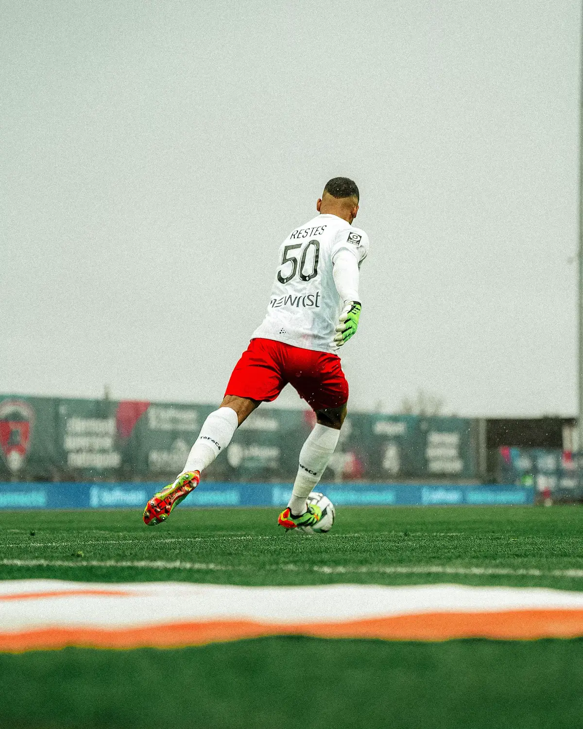 𝗦𝟬𝟭 - 𝗘𝗽𝗶𝘀𝗼𝗱𝗲 𝟮𝟳 Très belle victoire de l’équipe ! Merci aux supporters pour le gros déplacement. 😈 #tfc#pourtoi#football#goalkeeper  @Toulouse Football Club 