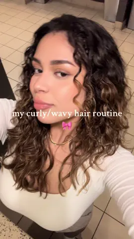 My curly/wavy hair routine 🎀✨ #curlyhairrountine #wavyhairroutine #hairroutine 