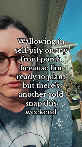 Right after I rescued some flowers from death row. #garden #gardening #gardentok #momtok #spring #flowers #MomsofTikTok #gardening #gardenproject #gardening101 #gardenfail #flowersoftiktok 