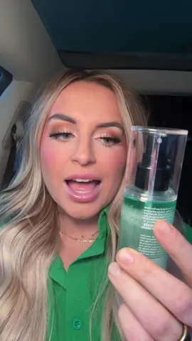 Elf came out with a power grip setring spray????? #newmakeup #makeuptok #mua #elfpowercouple #elfpowergripprimer #bestprimer #makeupprimer #BeautyTok #TikTokMadeMeBuylt #SuperBrandDay #elfpartner #makeupmusthaves #makeuptutorial #settingspray #muahacks #settingpowder @e.l.f. Cosmetics 
