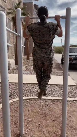 How many can you do though #usmc #marines #pullups #gymmotivation 