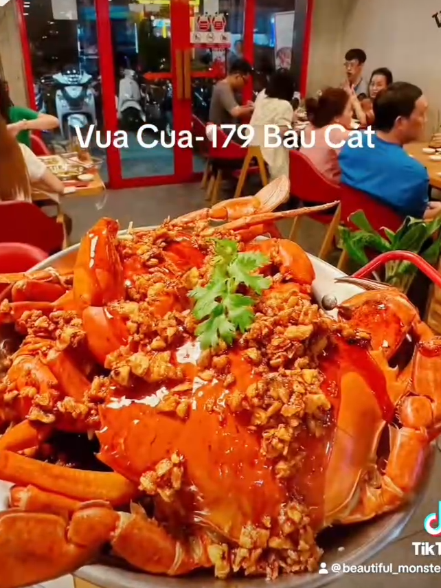 Nhà hàng Vua Cua có gì? Ghé 179 Bàu Cát để thưởng thức nha 😜