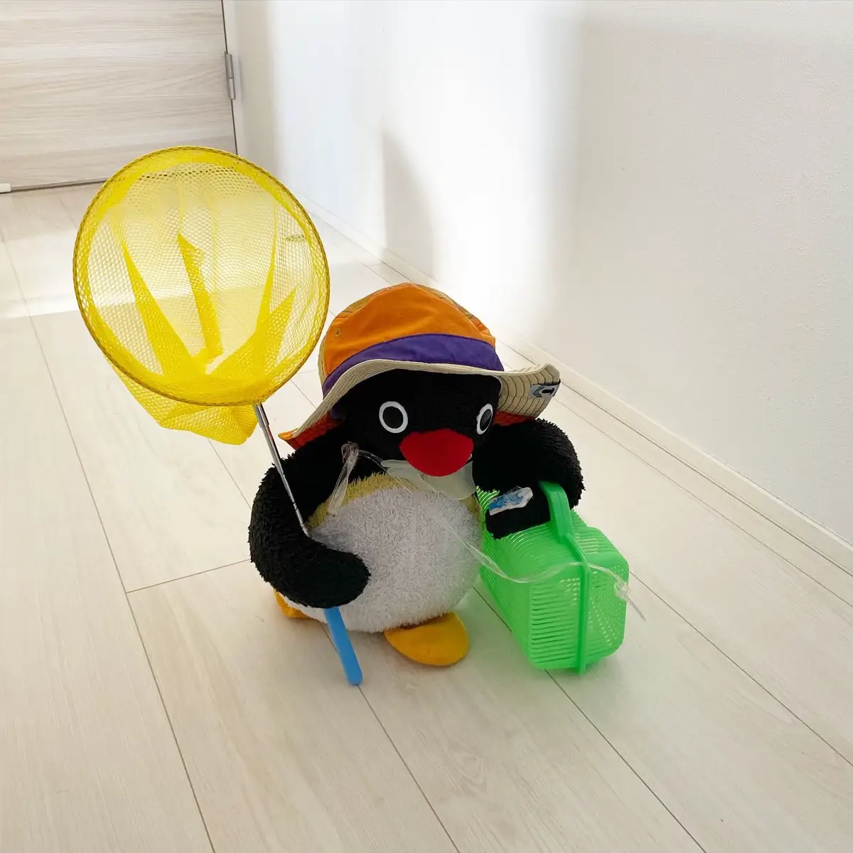 虫捕まえ行こ！🐧😁 I'm going to catch some bugs!🐧😁 ・ #ピングー #pingu #ぬい撮り #ペンギン #penguin #🐧 #虫取り #bug #stuffedanimals #plushies #nootnoot #japan 