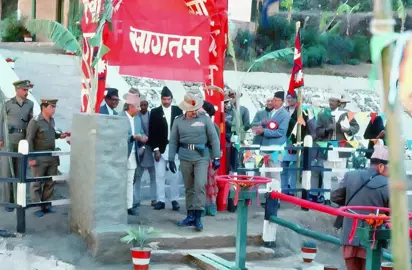 स्व.राजा श्री ५ वीरेन्द्र वीर विक्रम शाह देव तथा बडामहारानी ऐश्वर्य राज्य लक्ष्मी देवी शाह सरकारहरुद्वारा रुकुमको चौरजहारी सिचाईको नहर उद्घाटनको क्रममा सवार होईबक्सिंदाको पुरानो तस्बिरहरु ।#memory #nostalgia #goldentime #royalfamilynepal #kingdomofnepal #kingbirendra #queenaishwarya🇳🇵 #fyp #history #rukum 