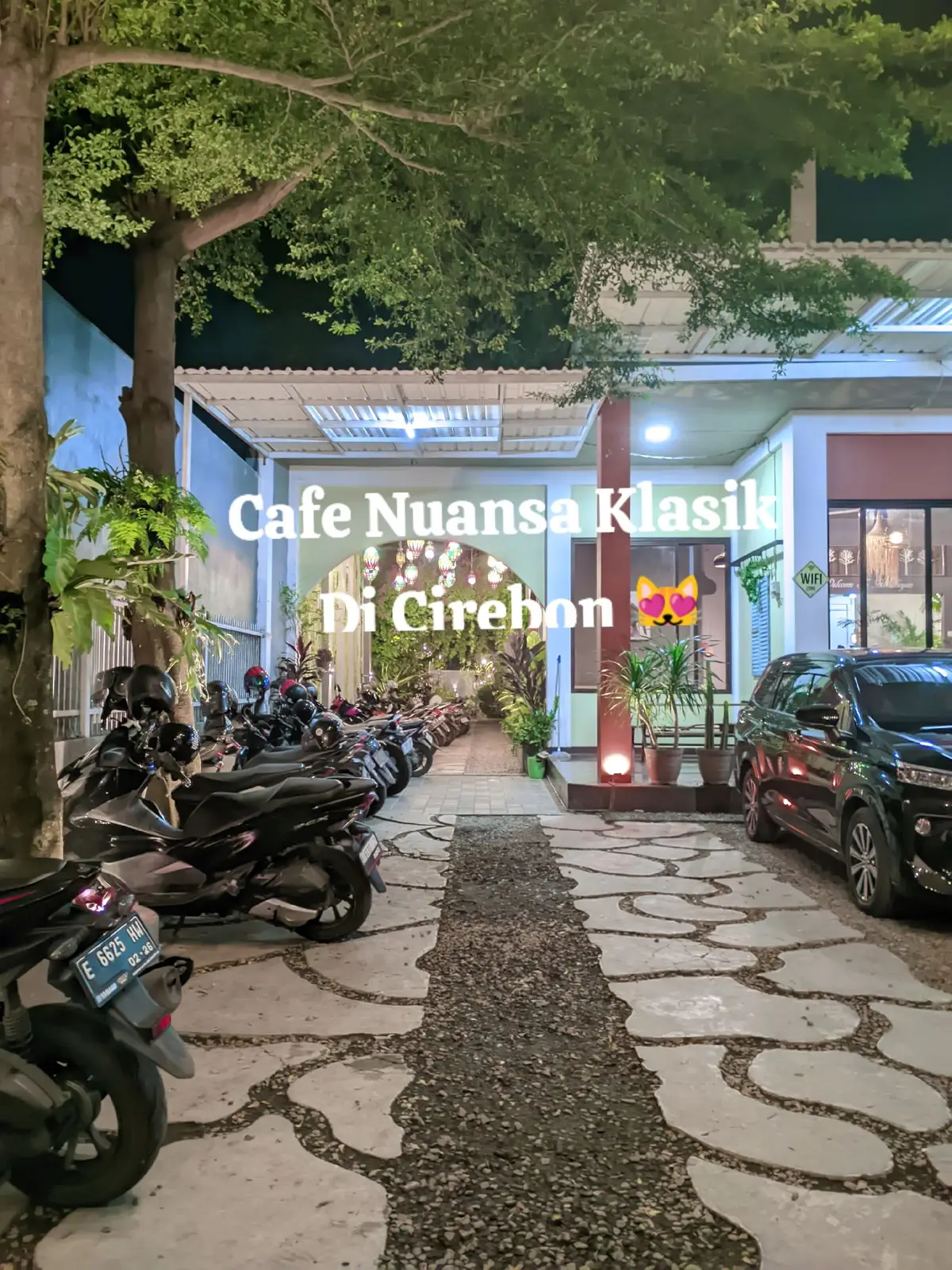 cafeeshop aestetic ini ada di cirebon 😱? Yup! this is Himalayan Coffee✨🤩 #coffeshopcirebon  #tempatnongkrong  #cafecirebon  #cafeaestetic 