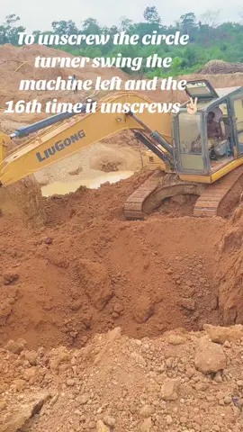 Lets unscrew the machine la#excavatoroperatorskills#heavydutyequipmen#excavatorlife#fyp#goviral#tiktokghana🇬🇭🇬🇭🇬🇭_uk🇬🇧🇬🇧🇬🇧 #excavatorlife 