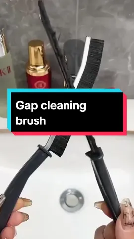 Crevices Gap Cleaning Brush for tough hidden stains. This is not your normal cleaning brush, it is designed to remove hard to reach areas very easily. Available at sh.280 #gapcleaningbrush #gapbrush #crevices #cleaning #brush #kitchen #bathroom #householditems #nairobitiktokers #thikatiktokers #nairobi #tiktokkenya 