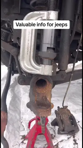 My mobile mechanic wants to share with you a specialty tool for pressing ball joints on jeeps… #AutoRepair #mechanic #automotivetechnician #repairs #jeeplife #mechaniclife #CarMaintenance #brakes #brake #CarMaintenance #autorepair #DIYTips #autos #MechanicTips #fypシ゚viral 