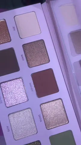 Found the prettiest palette by Wander Beauty🫶🏽❤️ #trendingmakeup #makeupmusthaves #makeupgifts #viralmakeup #makeupwishlist #makeuppalette 