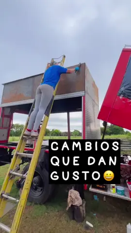 Quedó el TECHO! Faltan las terminaciones y ajustes😁🚒 #motorhome #camion #casarodante #vanlife #hazlotumismo #DIY #equipo 
