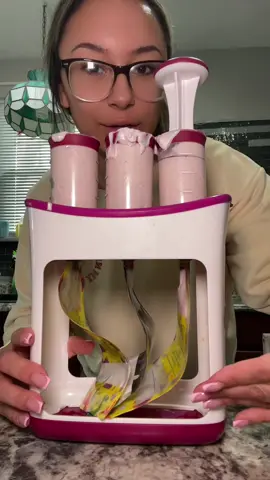 Toddler Snack Hack  #toddlersoftiktok #toddlermom #snacks #snackideas #momhacks #momtiktok #MomsofTikTok #momtok #budgeting #budgetfriendly #DIY 