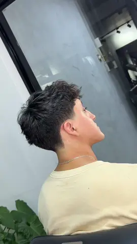CAMBIO DE LOOK CON @Rodrigoo Torres 💈 #barberiasnelima #barberiasenperu #asesoramiento #barberosperuanos #cambiodelook #texturizado 