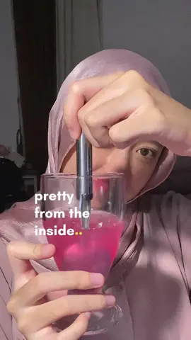 ngapain jg gue ngedit jam segini, bikin aus aja😭💗😩🍓🥺 anw selama puasa aku minumnya pas berbuka dan sahur😍 #qelsea #collagen #collagendrink #qelseabeautycollagen #healthyskin 