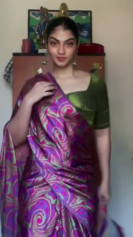Saree swag turned up to the max🔥#makeitgoviral #fyp #srilanka #foryoupage #colombo #viralvideo #xyzbca #happy #me #onemillionaudition #srilankan #trending #1m #trendingsong #tamilsong #dance #vibe #grooving #saree #kollywood 