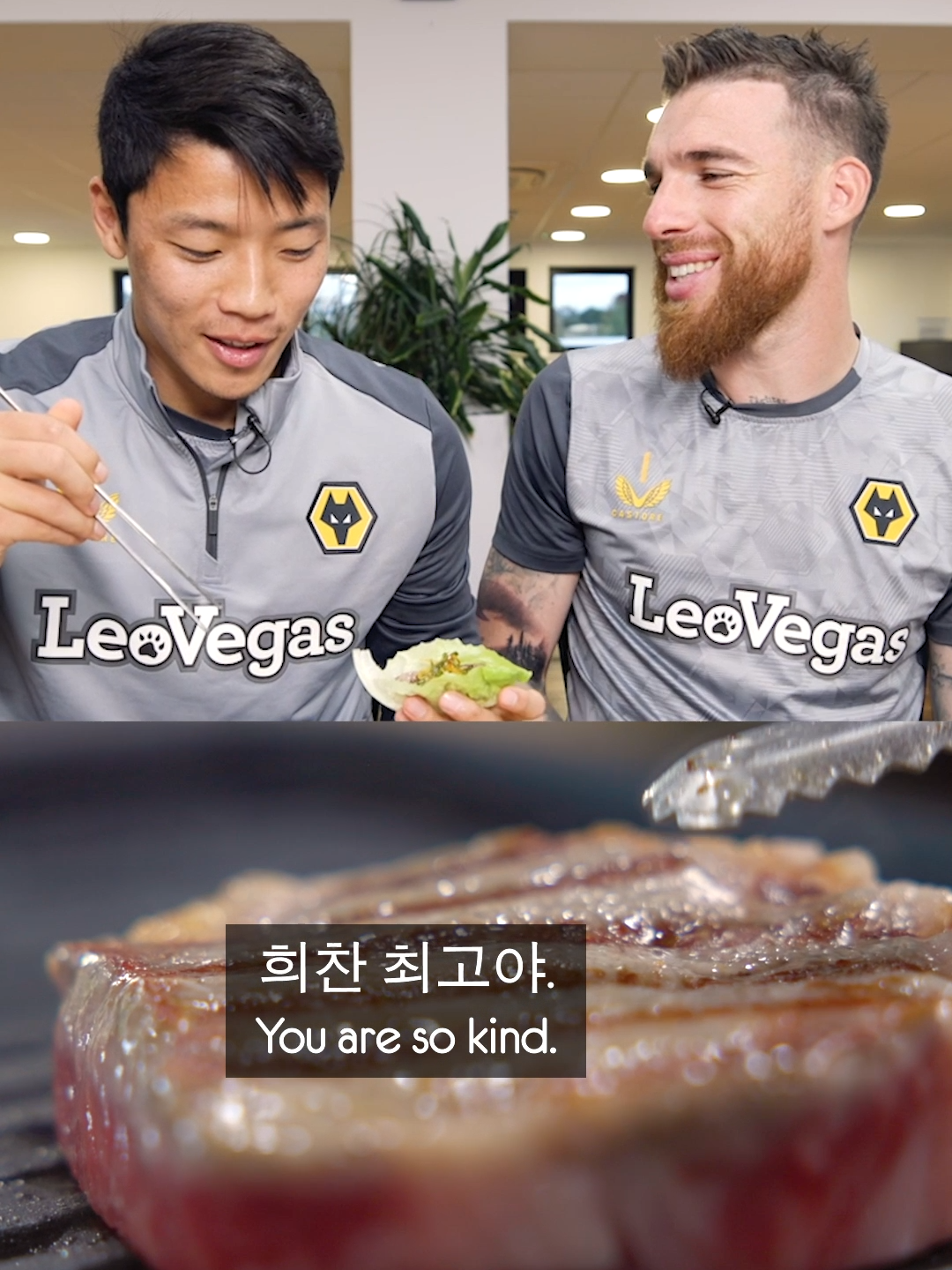 Wolves Footballer Players Try Korean BBQ! #koreanbbq #heechan #beefbbq #josesa #wolves #wolverhamptonwanderers