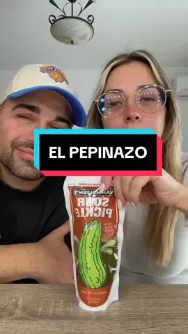 Probamos el pepino gigante😵  #pepino #agrio #probando #enparati #enpareja #juntos #comida 