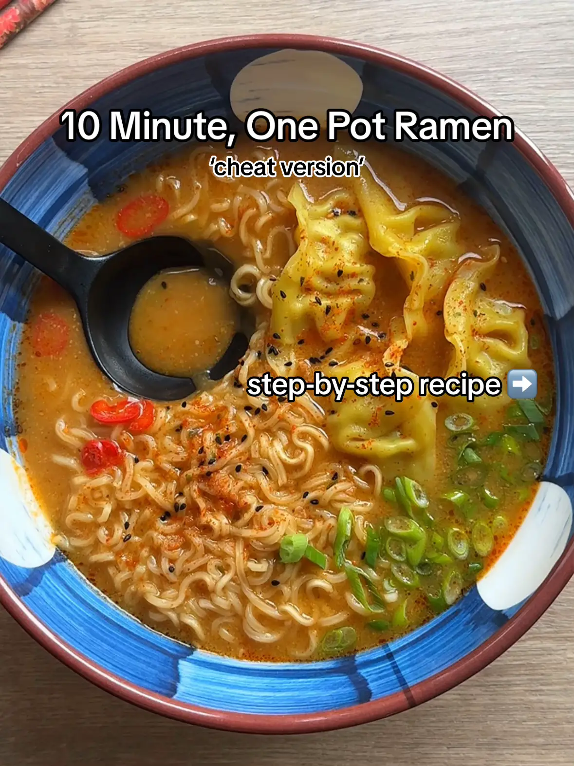 *this is NOT authentic!! But a quick & easy ‘cheat version’ at home when you only have 10 mins! Ingredients (serves 1): 1tbsp Thai red curry paste 1tsp minced garlic 1tsp light soy sauce 1tsp light brown sugar  1 packet of instant ramen noodles (with seasoning sachet included) 1 chicken stock cube 500ml water 0.5tbsp smooth peanut butter 4 frozen chicken gyozas Garnishes: spring onions, sliced red chilli & shichimi  #ramen #ramennoodles #ramensoup #quickramen #fyp #10minutemeals #onepotmeals #onepot #ramenhacks #easylunch #easydinner 