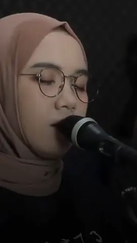 LASTCHILD - Duka ( Cover Indah Yastami) Lewat lagu ini. LASTCHILD mengajarkan kita bahwa perpisahan dengan kekasih, pasti meninggalkan luka sendiri di hati. Apalagi kita sangat mencintainya. #duka #lovestory #fyp 