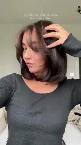 hair details  •blunt longish bob  •one added layer for bounce and thickness  •fringe cut by myself just winged it •teeeeny bit of face framing •colour hasnt been done for ages but 6/47 i think !! 