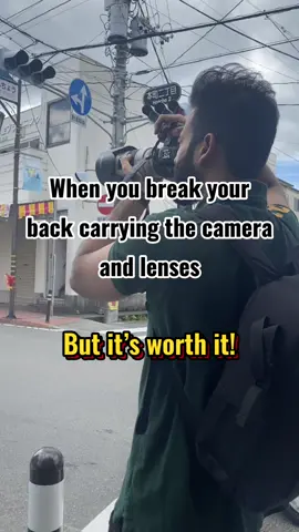 When you break your back on the trip carrying heavy lenses but its all worth it 😂 . #travel #travelphotography #explore #japan #japantravels #traveljapan #photography #lightroomediting 