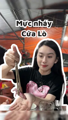 Nhanh chân xuống Cửa Lò ăn mực nháy cả nhà ơii 😋 #reviewanngon #ancungtiktok #luonkhapnoi #cualo #mucnhay #nghean #vinh #fyp #LearnOnTikTok #tiktokcommunityvn 