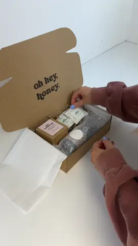 ☁️ PACK AN ORDER WITH ME ☁️ Loveee when orders have sample cubes in 🤩 they’re the perfect way to try new scents 😇 . . . . . . . #SmallBusiness #smallbusinessowner #smallbusinesstiktok #smallbusinessowneruk #smallbusinesstiktokuk #smallbusinessgrowth #smallbusinessbts #smallbusinessbehindthescenes #packanorderwithme #packingorders #packagingorders #packwithme #package #smallbusinessorders #behindthescenes #bts #smallbiz #smallbizbts #asmr #satisfying #satisfyingvideo #asmrvideo 