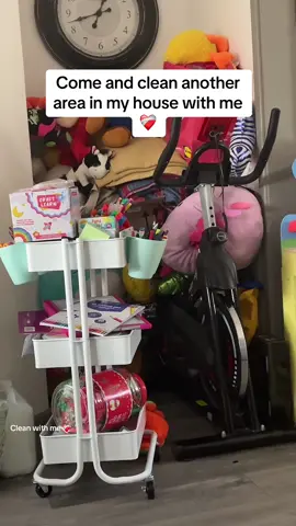 Day 2 of clean with me whilst holding myself accountable..! ❤️‍🩹 #childhoodstrokeawareness #mumsoftiktok #fypシ #cleanwithme #CleanTok #cleaning #accountability #cleaningmotivation #motivationalcleaning #cleaningtiktok #cleanhousehappyhouse 