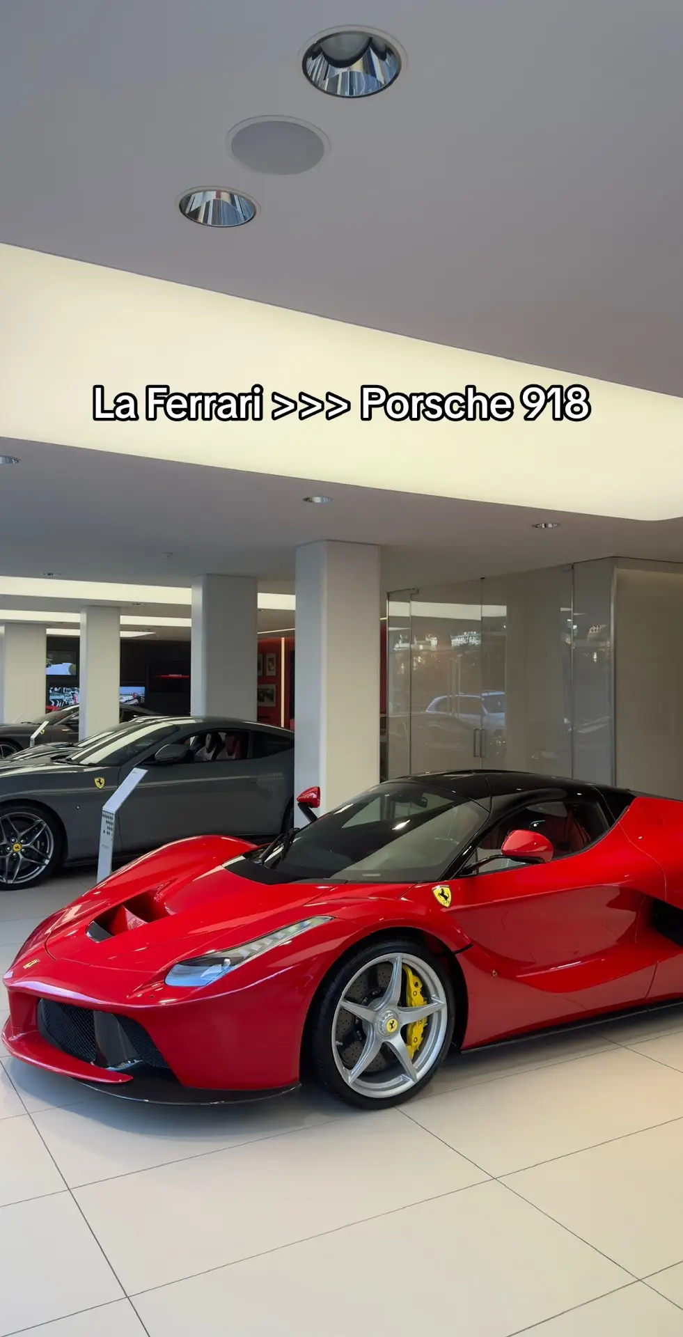 N’en déplaise aux amateurs de 918, le v12 est mieux… #cars #ferrari #porsche #laferrari 