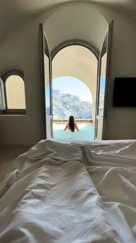 Imagine waking up here✨ #hotel #santorini 