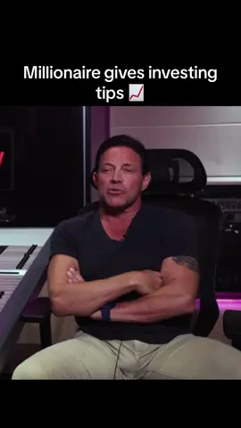 Millionaire gives investing tips 📈 Jordan Belfort believes the everyday investor is much better off investing in a s&p 500 etf that is low cost and holding it for the long term. He believes its very difficult to beat professional investors at their game and its unwise unless you can spend alot of time and energy trying it. #wealthventures #fyp #entrepreneur #foryou #foryoupage #investing #investingforbeginners #invest #financialfreedom #wealthymindset #millionaire #sandp500 #indexfunds 