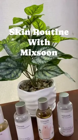 I met this Korean brand through @mamaof2lovelies and I have to say that it is the best. It leaves your skin like a baby and a wonderful glow. If you are interested in purchasing their products you can find it in the following link: https://mixsoon.us I swear you won’t regret it, it’s the best!!! I’ve been using it for a week and a half and according to the brand you will notice the changes after 2 weeks. . . Conocí esta marca coreana a través de @mamaof2lovelies y tengo que decir que es la mejor. Te deja la piel como la de un bebé y con un brillo maravilloso. Si estás interesado en adquirir sus productos puedes encontrarlo en el siguiente enlace: https://mixsoon.us Te juro que no te arrepentirás, es lo mejor!!! Llevo usándolo semana y media y según la marca notarás los cambios a las 2 semanas.!!!! #brand #mixsoon #mixsoonbeanessence #giveaway #skincare #skincareroutine #glow #GlowUp #glowingskin #beans #skinroutine #koreanskincare #glassskin #vegansnail #snailmucin #kbeauty #beanessence #texturedskin #koreano1essence #cleanbeauty #veganbeauty #glowyskin #happysnail 