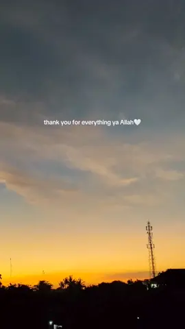 Ya Rabb.. Tepat hari ini bertambah usia dalam hitunganku, namun berkurang dalam hitunganmu. Izinkanlah hamba mengucap rasa syukur kepadamu Ya Allah.. Terimakasih telah memberikan kehidupan yang luar biasa ini. Hamba mohon teguhkanlah imanku, istiqomahkanlah hatiku untuk selalu mengingatmu. Tegur aku apabila jalanku salah Ya Rabb.. Semoga aku bisa jadi manusia yang lebih baik lagi. Semoga engkau selalu melancarkan segala urusanku, melancarkan rezekiku, dan semoga bisa membahagiakan kedua orangtua ku serta orang-orang yang menyayangiku.. Aamiin Allahumma Aamiin♡. #barakallahfiiumrik #bismillah #quotes #ramadhan   #CapCut 
